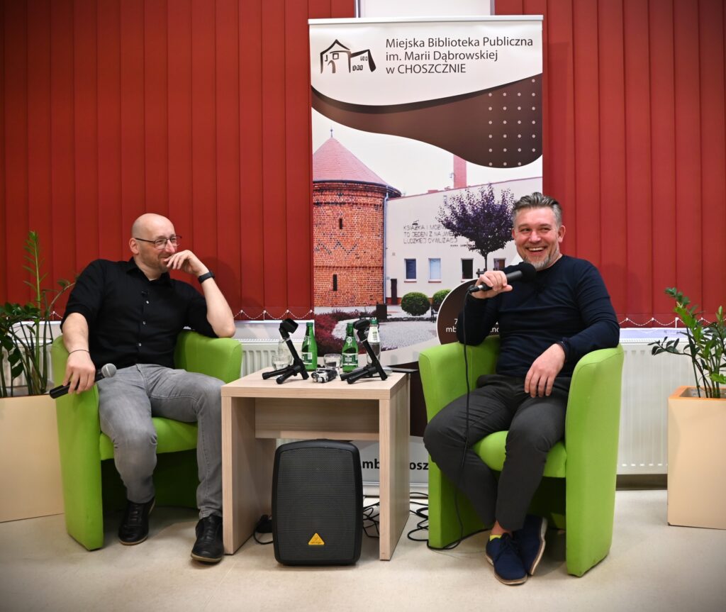 Od lewej siedzą: Marek Stelar i Przemysław Kowalewski.
